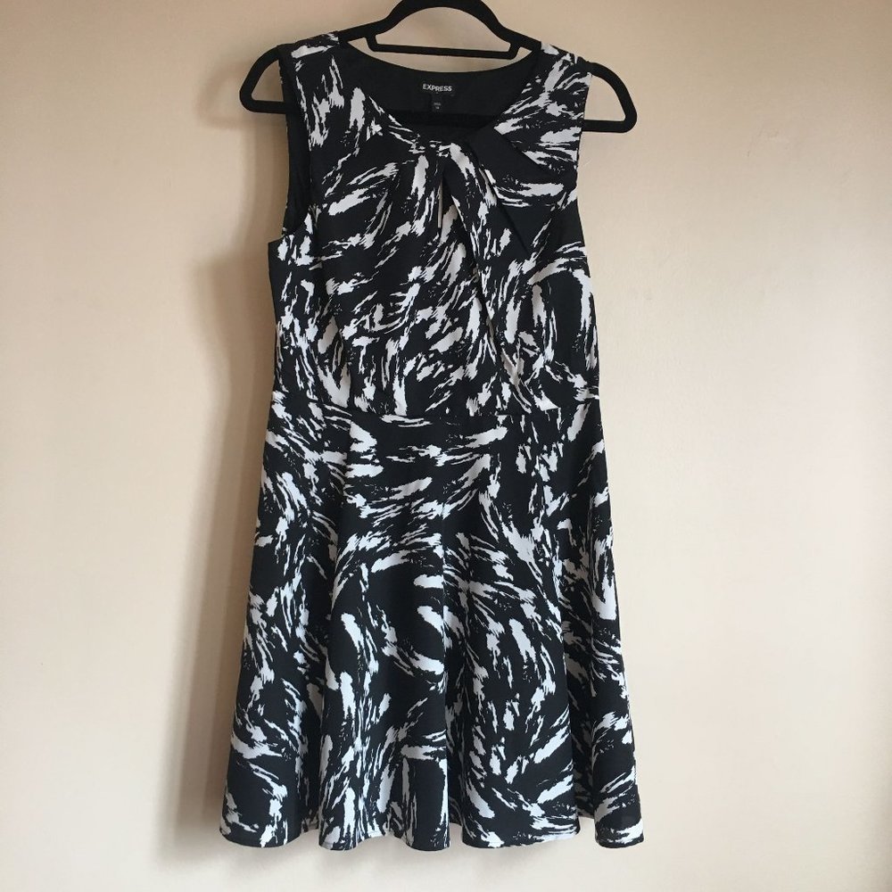 Black/white pattern satin sleeveless dress, 10